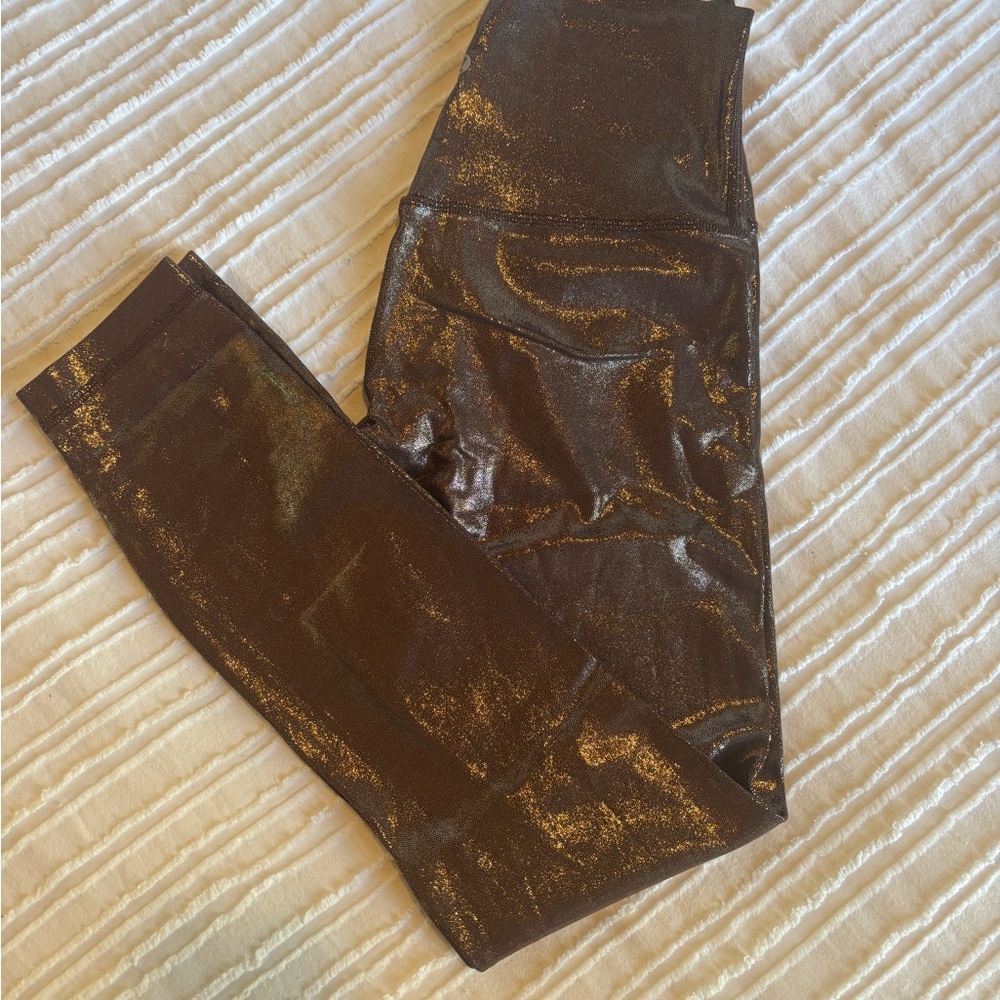 EUC Lululemon Shiny Plum Leggings